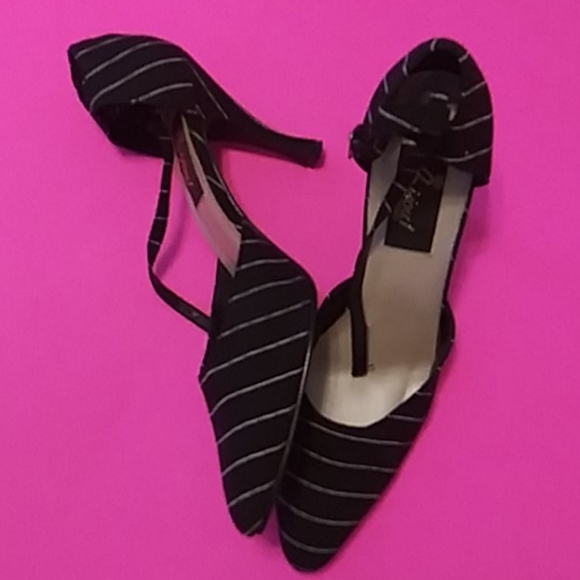 Shoes - Picture 2 of 3